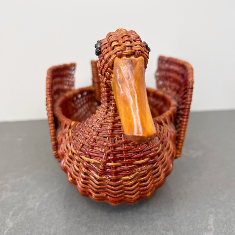 Vintage Avon duck menagerie woven wicket basket - Picture 3 of 6